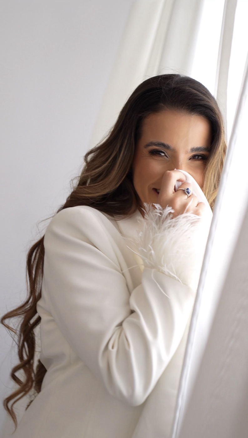 Lina Aguirre en una fotografía natural y cercana